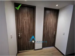 puertas de seguridad y blindadas color siena matrix en entrada de apartamento blindadas